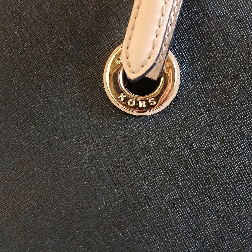 Michael Kors Black Tote Bag - Picture 8 of 16
